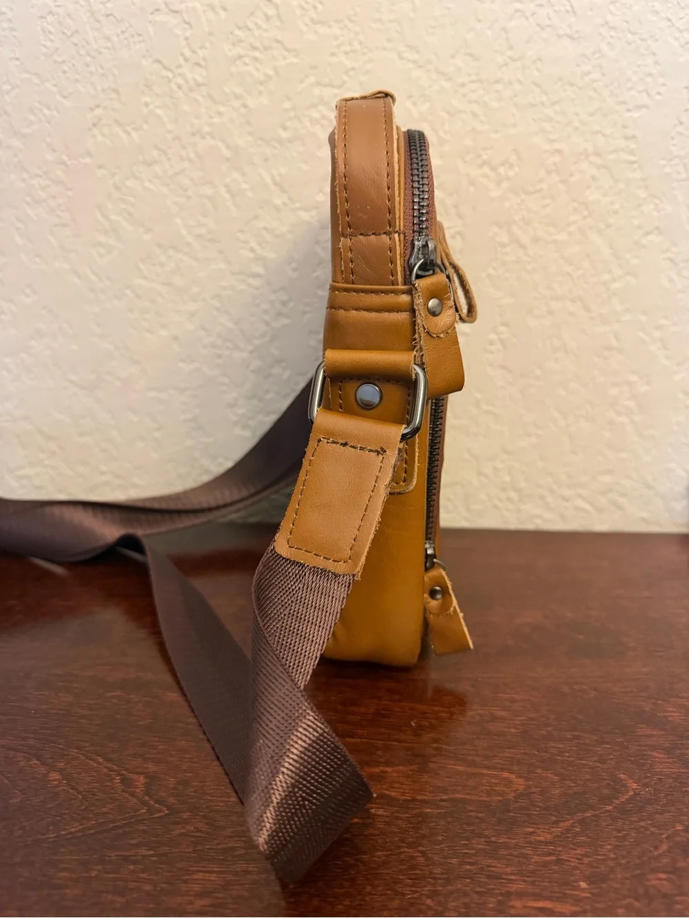 Bull Captain Leather Shoulder Crossbody Bag Messenger Adjust Strap Camel Brown
